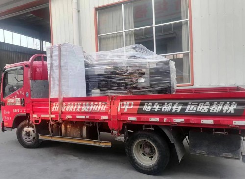 貴州客戶250KW柴油發(fā)電機(jī)組發(fā)貨